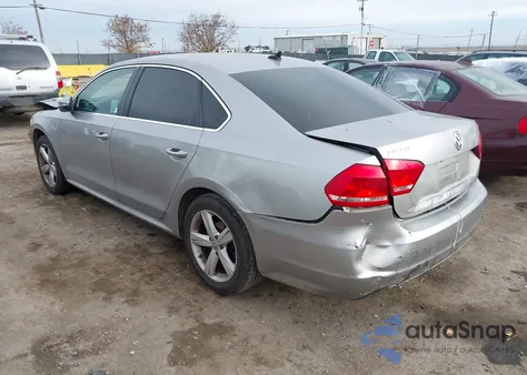 2012 Volkswagen Passat 2.5L Se из США, поврежденный, VIN 1VWBP7A33CC095997